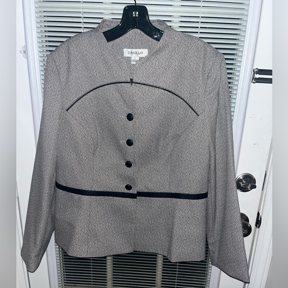 Danillo women’s size 12 gray vintage style button down suit jacket